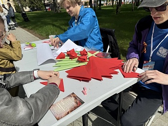 Мастер-классы и выставки: в Кремлевском сквере Рязани отмечают День Победы