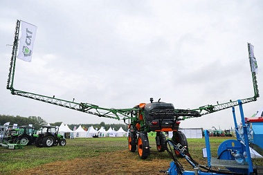 Губернатор Павел Малков посетил День поля в Рязанском районе