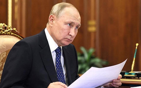 Путин поручил готовиться к прямой линии Путин поручил готовиться к прямой линии