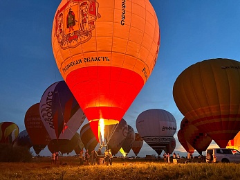 На фестивале «Небо России» провели ещё одно вечернее свечение аэростатов