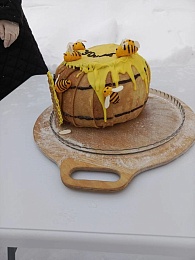 В Спас-Клепиках испекли блинный танк и блинную розу