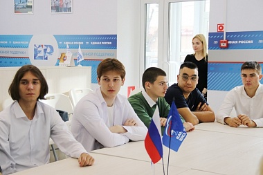 Глава Рязгордумы Панфилова провела у студентов новый курс об основах российской государственности