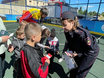 Во дворе рязанского ЖК «Гранд Комфорт» прошёл праздник «Детская безопасность на дорогах»