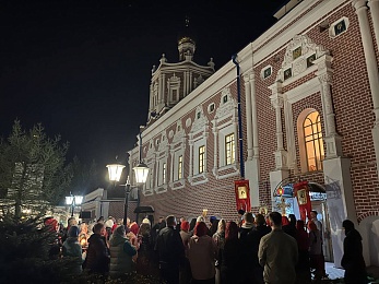 Пасха в Рязани: в храмах прошли крестные ходы и ночные службы