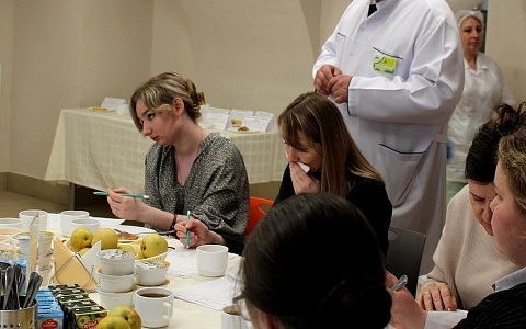 Щи из шпината и индейка по-строгановски: в Рязани оценили школьное меню