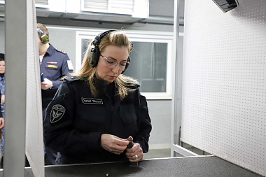 В Рязани к 8 Марта устроили женский чемпионат по стрельбе 