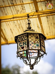 В школе Спасского района повесили новый выпускной фонарик