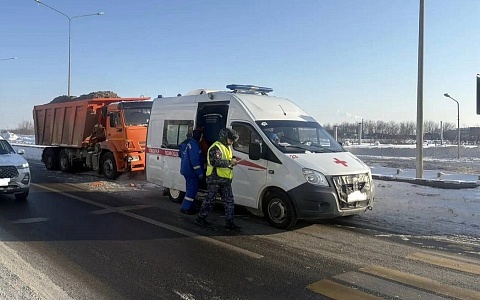 Два человека в "скорой" пострадали в ДТП с "Камазом" в Рязани