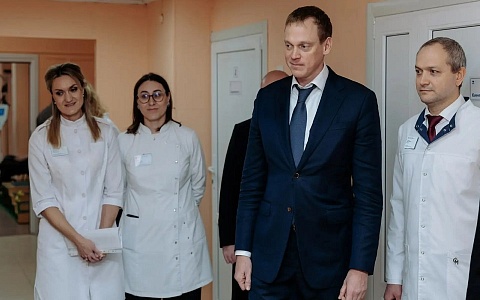 Губернатор Павел Малков проверил работу отделений больницы №11