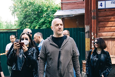 Охлобыстин и Прилепин украсили фасад будущего «Есенин-Центра» в Рязани