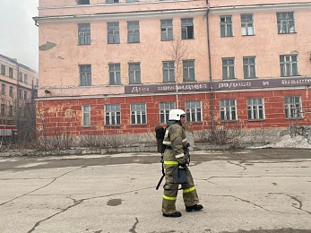 Пожар в здании училища связи в Рязани. Фоторепортаж