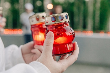 На Скорбященском мемориале Рязани зажгли «Свечи памяти» в час начала Великой Отечественной