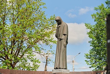 В Шилове зажгли Вечный огонь от пламени у монумента Победе в Рязани - 62ИНФО В Шилове зажгли Вечный огонь от пламени у монумента Победе в Рязани