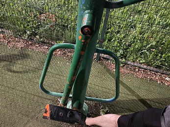 Рязанцы пожаловались на опасную спортплощадку в ЦПКиО