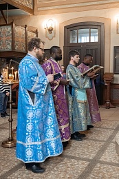 Африканцы провели литургию на английском и французских языках в Рязани