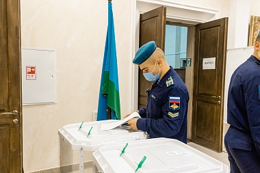 В Рязани на выборах в Госдуму проголосовал замминистра обороны Евкуров - 62ИНФО В Рязани на выборах в Госдуму проголосовал замминистра обороны Евкуров