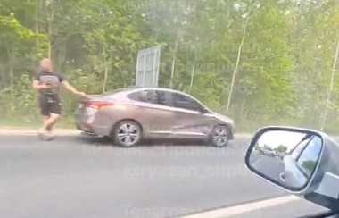 Легковушки столкнулись в посёлке Строитель в Рязани