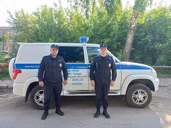 Рязанские полицейские помогли водителю, которому стало плохо за рулём 