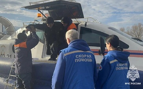 Из отрезанного водой села эвакуировали еще одного больного