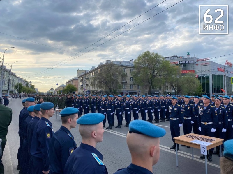 В Рязани встретили с парада Победы в Москве курсантов училища ВДВ - 62ИНФО