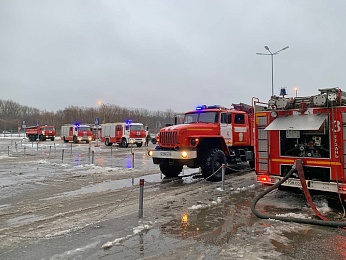 В Рязани МЧС объяснило появление пожарных в ТЦ "Метро" учениями