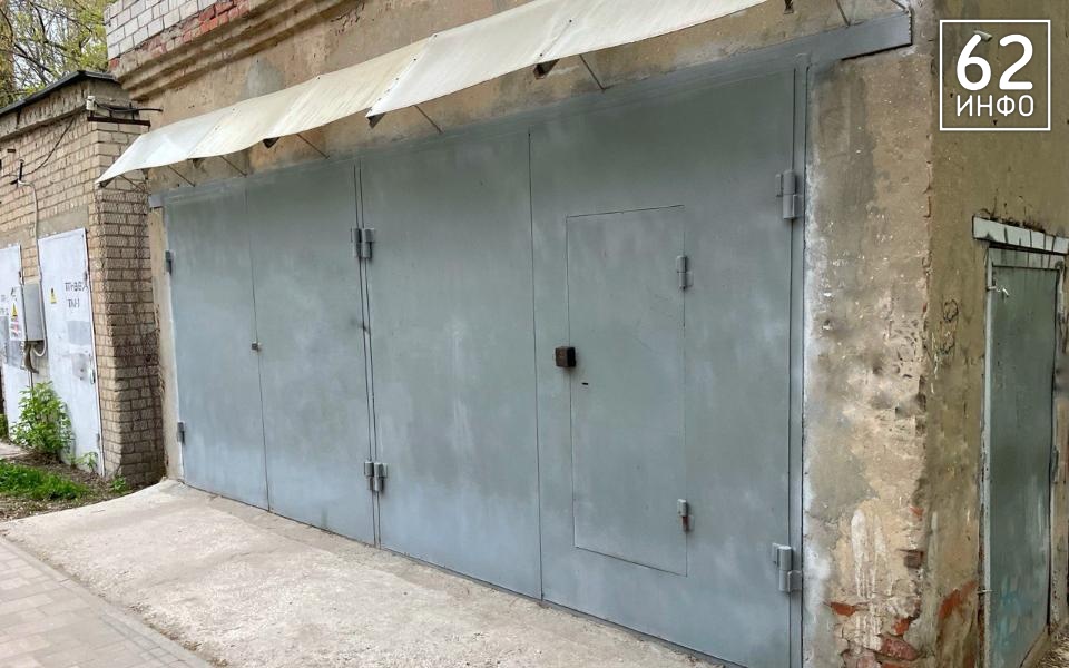 Двое мужчин предстали перед судом за угон автомобиля знакомого в Рыбном - 62ИНФО