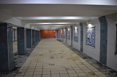 Камеры и 12 советских панно: мэр Артемов показал ремонт перехода у "Барса"