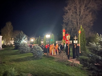 Пасха в Рязани: в храмах прошли крестные ходы и ночные службы