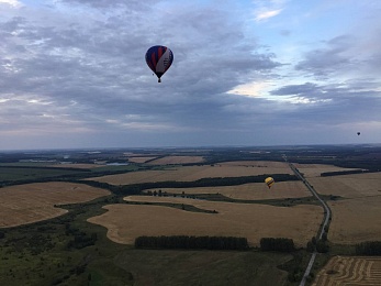 Фоторепортаж: пилоты «Неба России» пролетели на воздушных шарах над Рязанской областью - 62ИНФО Фоторепортаж: пилоты «Неба России» пролетели на воздушных шарах над Рязанской областью