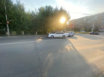 В Рязани 30-летняя пассажирка Renault Logan пострадала в ДТП с BMW 