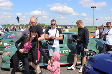 Фоторепортаж: второй день Межрегионального чемпионата по дрифту в Рязани