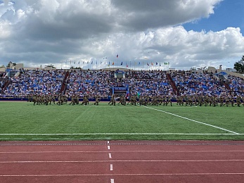 В Рязани День ВДВ отметили показательными выступлениями десантников и прыжками с парашютом