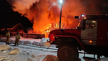 В Старожиловском округе 14 часов тушили большой пожар в жилом доме