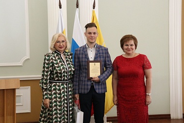 В Рязани состоялся торжественный приём лучших выпускников города  - 62ИНФО В Рязани состоялся торжественный приём лучших выпускников города