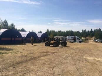 Фоторепортаж: лагерь пожарных в зоне ЧС — Деулино Рязанского района