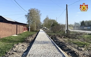 В Старожилове продолжается ремонт дороги на улице Толстого