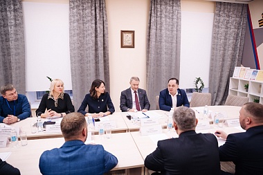 Спикер Рязоблдумы Аркадий Фомин посетил фонд «Защитники Отечества»