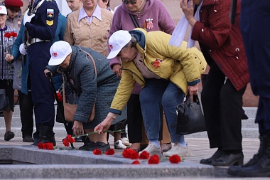 На Скорбященском мемориале состоялось возложение цветов