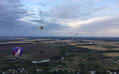 Фоторепортаж: пилоты «Неба России» пролетели на воздушных шарах над Рязанской областью - 62ИНФО Фоторепортаж: пилоты «Неба России» пролетели на воздушных шарах над Рязанской областью