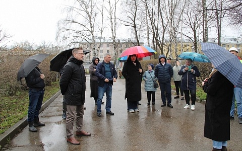 Депутаты Рязанской гордумы проверили ход благоустройства ЦПКиО