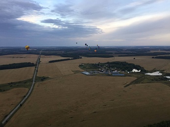 Фоторепортаж: пилоты «Неба России» пролетели на воздушных шарах над Рязанской областью - 62ИНФО Фоторепортаж: пилоты «Неба России» пролетели на воздушных шарах над Рязанской областью