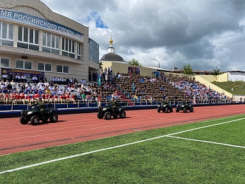 В Рязани День ВДВ отметили показательными выступлениями десантников и прыжками с парашютом