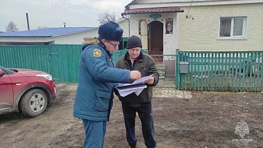 Сотрудники МЧС обошли 1300 домов в Рязани с профилактическими визитами