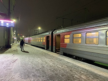 На рязанских железнодорожных вокзалах идёт уборка снега