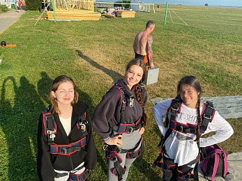 Отдых для отчаянных в Рязани: впечатления от первого прыжка с парашютом