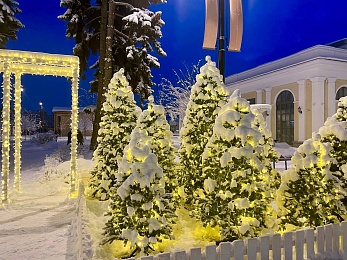 В Рязани Торговый городок украсили в советском сказочном стиле