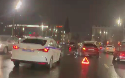 В центре Рязани в массовой аварии у машины оторвало колесо