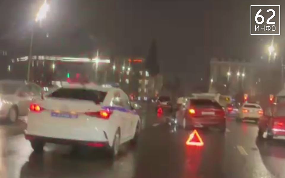 В центре Рязани в массовой аварии у машины оторвало колесо - 62ИНФО