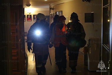 Вспыхнула сцена: в Рязани 56 человек тушили условный пожар в театре драмы