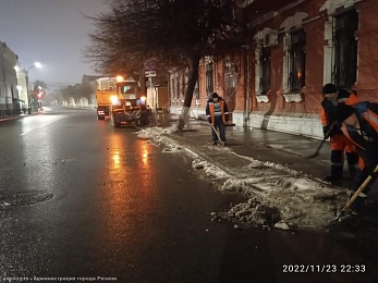 Ночью с улиц Рязани вывезли более 160 кубометров снега 